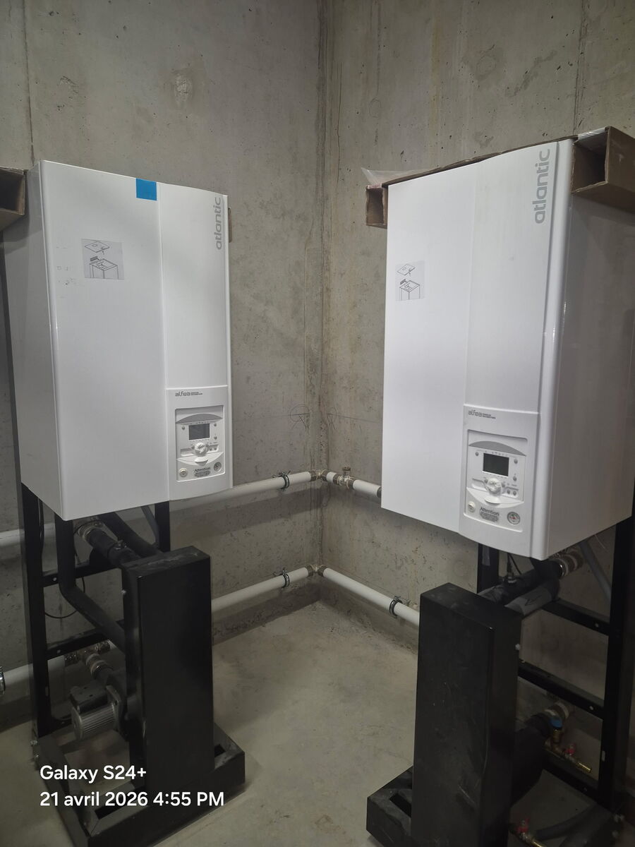 Échangeur à plaques et réseau de tuyauterie